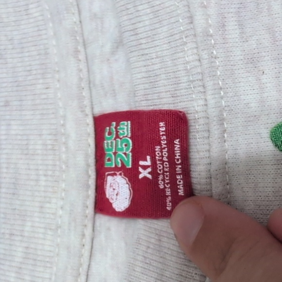 Merry & Bright Christmas Tree Crewneck Sweatshirt Dec 25th XL - Picture 3 of 11